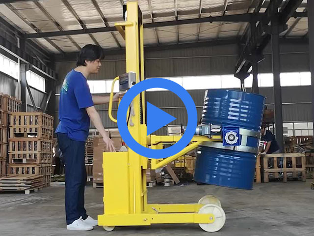 TD850E系列電動(dòng)油桶翻轉(zhuǎn)倒料應(yīng)用案例