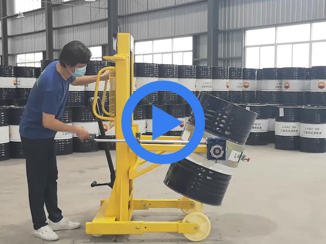 TD850系列油桶翻轉(zhuǎn)倒料應(yīng)用案例